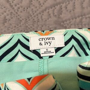 Crown Ivy Ladies cotton skort.  Side zip   Size 6